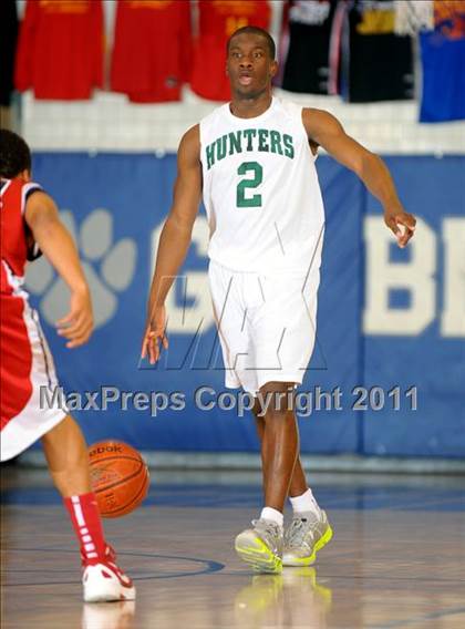 Thumbnail 3 in Canoga Park vs King (MaxPreps Holiday Classic) photogallery.
