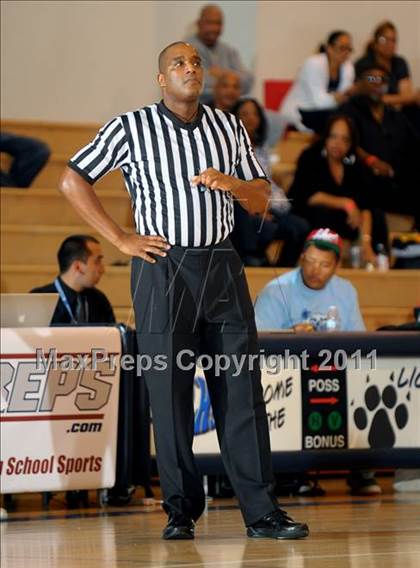Thumbnail 1 in Canoga Park vs King (MaxPreps Holiday Classic) photogallery.