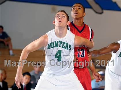 Thumbnail 3 in Canoga Park vs King (MaxPreps Holiday Classic) photogallery.