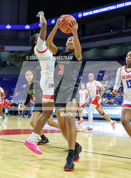 Thumbnail 2 in Duncanville vs. South Grand Prairie (UIL 6A Basketball Final) photogallery.