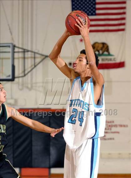 Thumbnail 3 in Monterey Trail vs. Burbank photogallery.