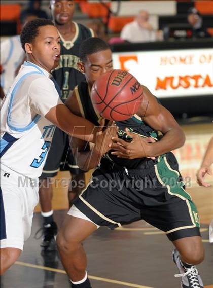 Thumbnail 3 in Monterey Trail vs. Burbank photogallery.
