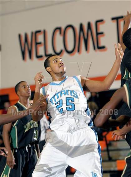 Thumbnail 3 in Monterey Trail vs. Burbank photogallery.