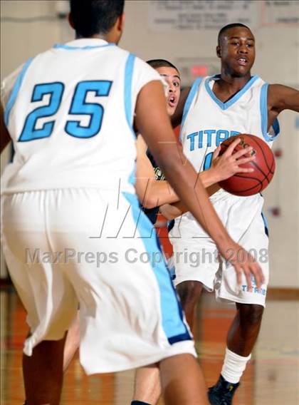 Thumbnail 2 in Monterey Trail vs. Burbank photogallery.