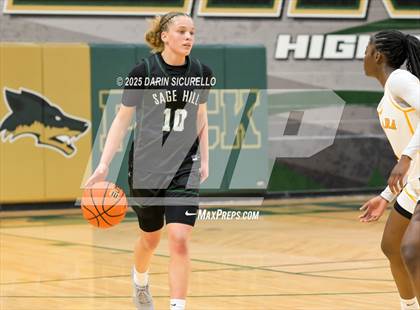 Thumbnail 1 in Sage Hill vs. Bishop McNamara (Nike Tournament of Champions) photogallery.