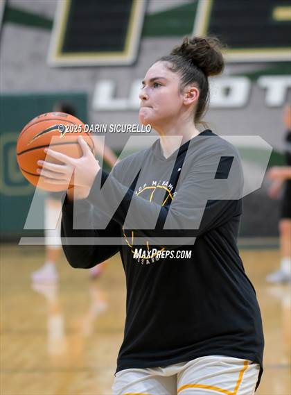 Thumbnail 2 in Sage Hill vs. Bishop McNamara (Nike Tournament of Champions) photogallery.
