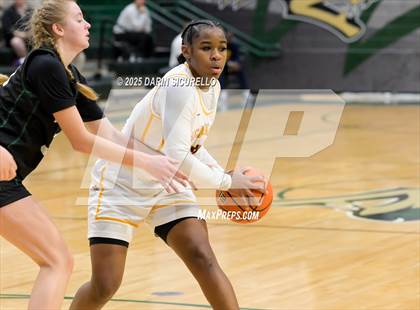Thumbnail 3 in Sage Hill vs. Bishop McNamara (Nike Tournament of Champions) photogallery.
