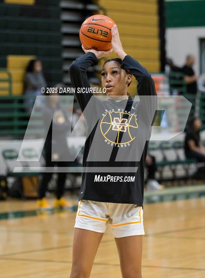 Thumbnail 1 in Sage Hill vs. Bishop McNamara (Nike Tournament of Champions) photogallery.