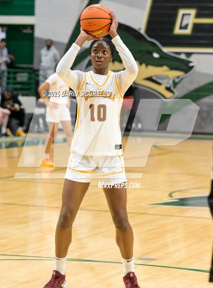 Thumbnail 3 in Sage Hill vs. Bishop McNamara (Nike Tournament of Champions) photogallery.