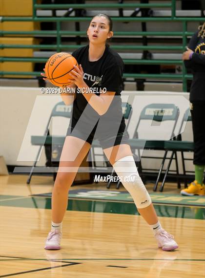 Thumbnail 3 in Sage Hill vs. Bishop McNamara (Nike Tournament of Champions) photogallery.