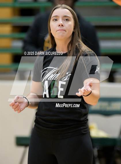Thumbnail 2 in Sage Hill vs. Bishop McNamara (Nike Tournament of Champions) photogallery.