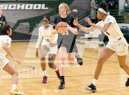 Thumbnail 1 in Sage Hill vs. Bishop McNamara (Nike Tournament of Champions) photogallery.