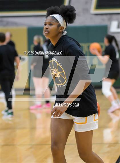 Thumbnail 3 in Sage Hill vs. Bishop McNamara (Nike Tournament of Champions) photogallery.