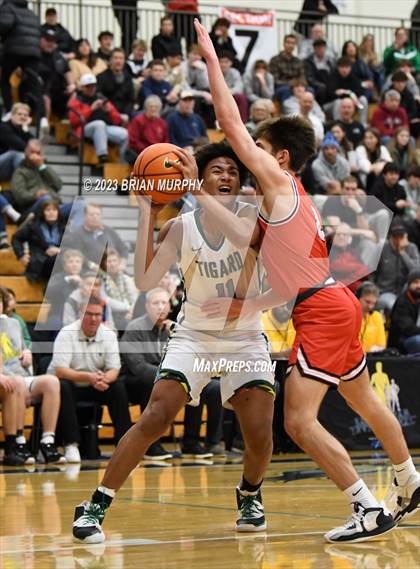 Thumbnail 1 in Tigard vs Lincoln (Les Schwab Invitational) photogallery.