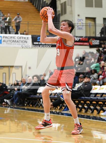 Thumbnail 1 in Tigard vs Lincoln (Les Schwab Invitational) photogallery.