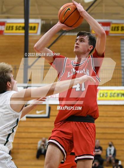 Thumbnail 2 in Tigard vs Lincoln (Les Schwab Invitational) photogallery.