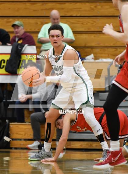 Thumbnail 1 in Tigard vs Lincoln (Les Schwab Invitational) photogallery.