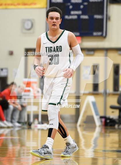 Thumbnail 2 in Tigard vs Lincoln (Les Schwab Invitational) photogallery.