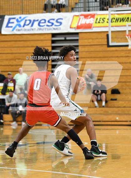 Thumbnail 1 in Tigard vs Lincoln (Les Schwab Invitational) photogallery.