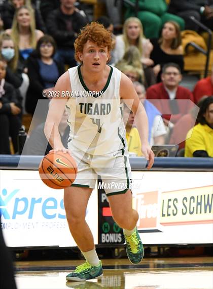 Thumbnail 3 in Tigard vs Lincoln (Les Schwab Invitational) photogallery.