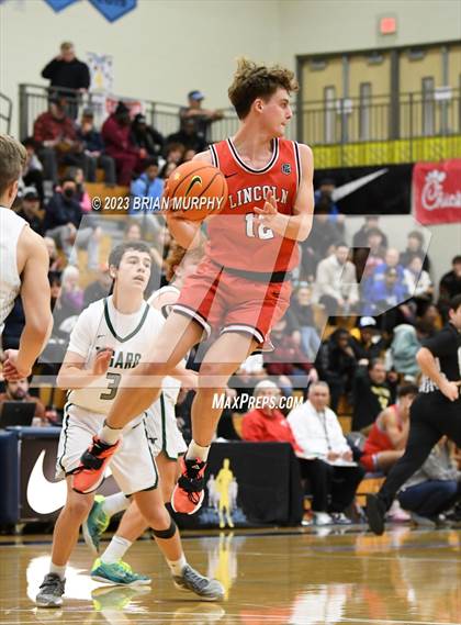 Thumbnail 1 in Tigard vs Lincoln (Les Schwab Invitational) photogallery.