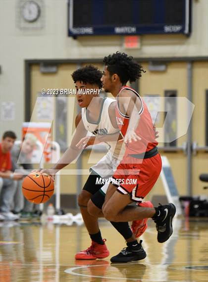 Thumbnail 1 in Tigard vs Lincoln (Les Schwab Invitational) photogallery.