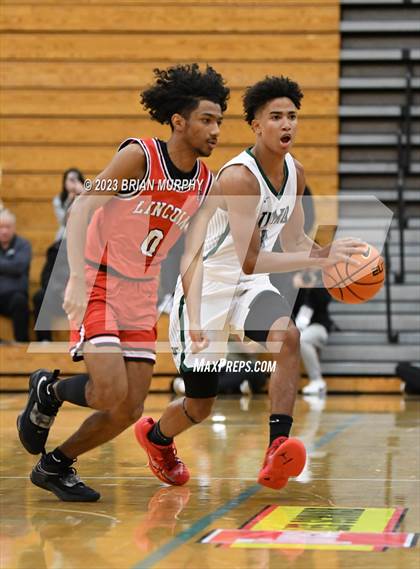 Thumbnail 1 in Tigard vs Lincoln (Les Schwab Invitational) photogallery.