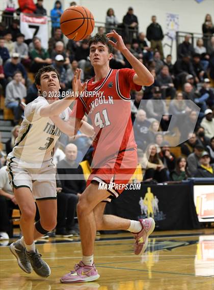 Thumbnail 1 in Tigard vs Lincoln (Les Schwab Invitational) photogallery.