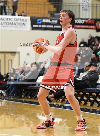 Thumbnail 3 in Tigard vs Lincoln (Les Schwab Invitational) photogallery.