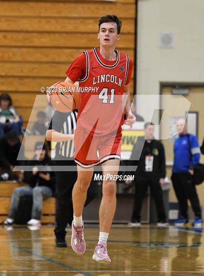 Thumbnail 2 in Tigard vs Lincoln (Les Schwab Invitational) photogallery.