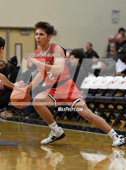 Thumbnail 3 in Tigard vs Lincoln (Les Schwab Invitational) photogallery.