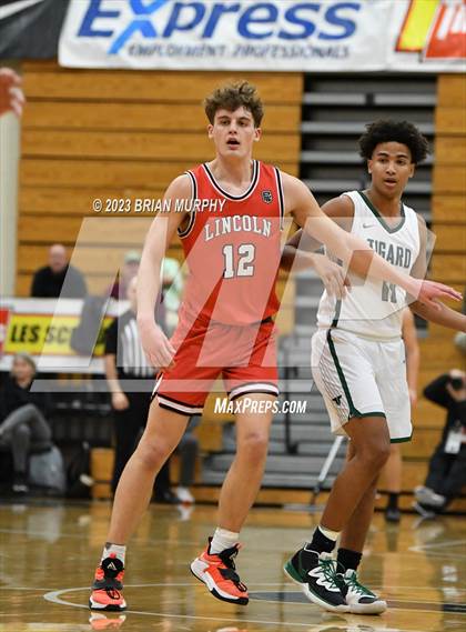 Thumbnail 2 in Tigard vs Lincoln (Les Schwab Invitational) photogallery.