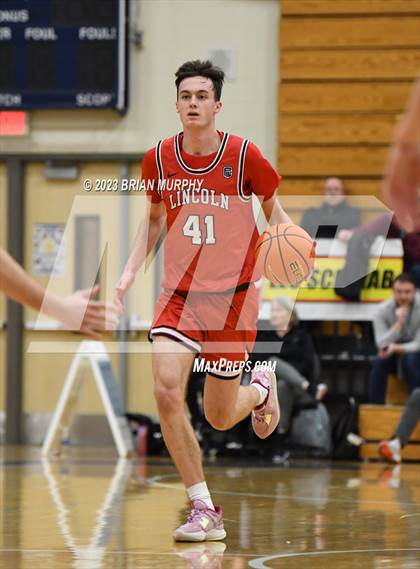 Thumbnail 3 in Tigard vs Lincoln (Les Schwab Invitational) photogallery.