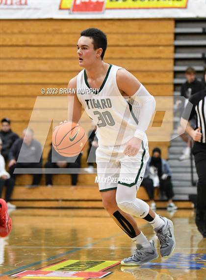Thumbnail 1 in Tigard vs Lincoln (Les Schwab Invitational) photogallery.