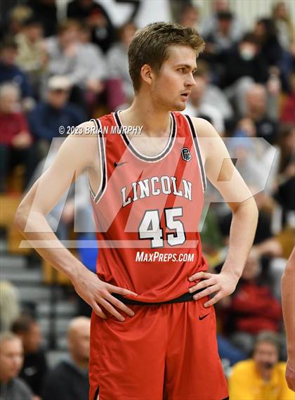 Thumbnail 2 in Tigard vs Lincoln (Les Schwab Invitational) photogallery.