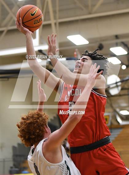 Thumbnail 2 in Tigard vs Lincoln (Les Schwab Invitational) photogallery.