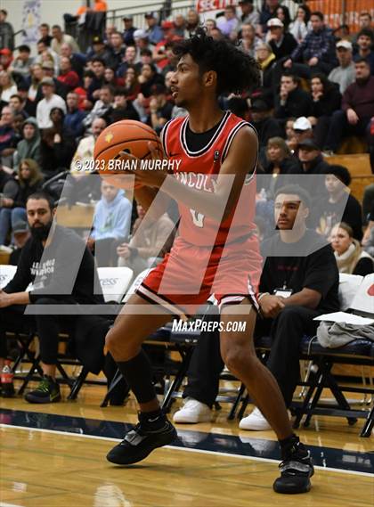 Thumbnail 2 in Tigard vs Lincoln (Les Schwab Invitational) photogallery.