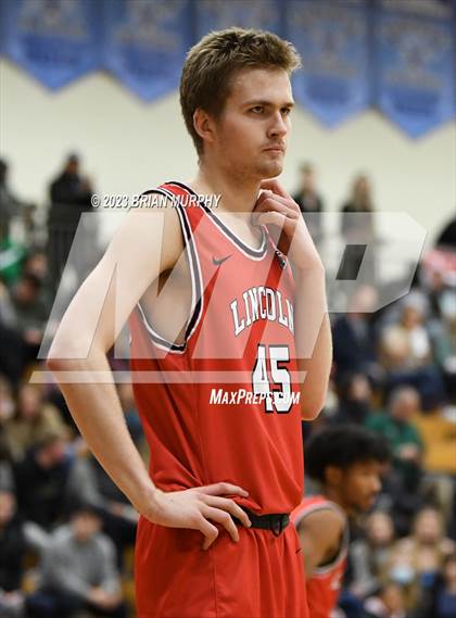 Thumbnail 3 in Tigard vs Lincoln (Les Schwab Invitational) photogallery.