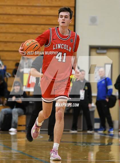 Thumbnail 3 in Tigard vs Lincoln (Les Schwab Invitational) photogallery.