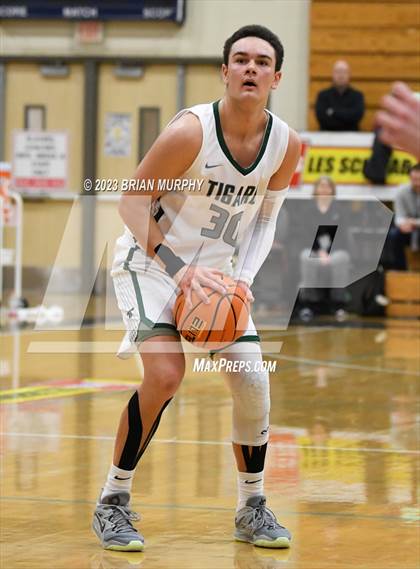 Thumbnail 1 in Tigard vs Lincoln (Les Schwab Invitational) photogallery.