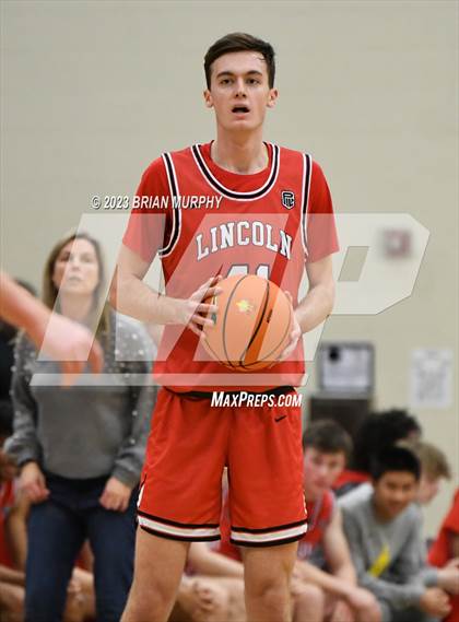 Thumbnail 1 in Tigard vs Lincoln (Les Schwab Invitational) photogallery.