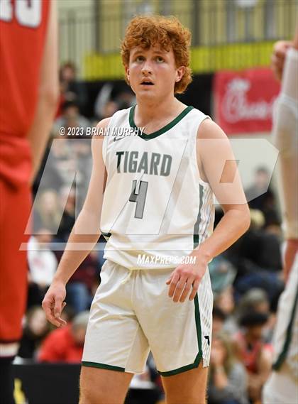 Thumbnail 2 in Tigard vs Lincoln (Les Schwab Invitational) photogallery.