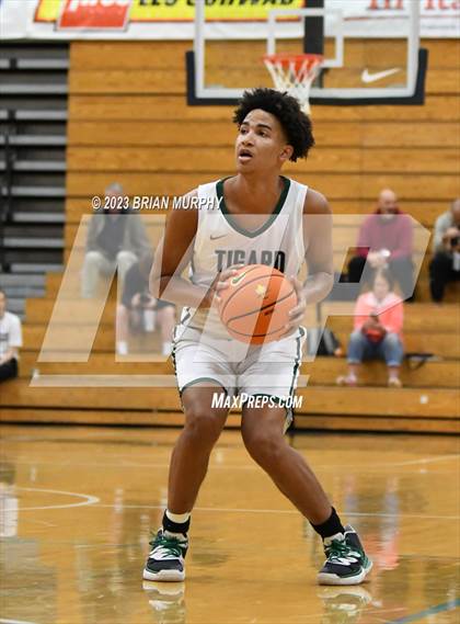 Thumbnail 2 in Tigard vs Lincoln (Les Schwab Invitational) photogallery.