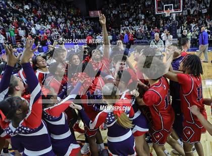Thumbnail 1 in Binghamton vs. Niskayuna (NYSPHSAA Class AA Final) photogallery.