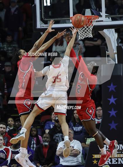 Thumbnail 2 in Binghamton vs. Niskayuna (NYSPHSAA Class AA Final) photogallery.