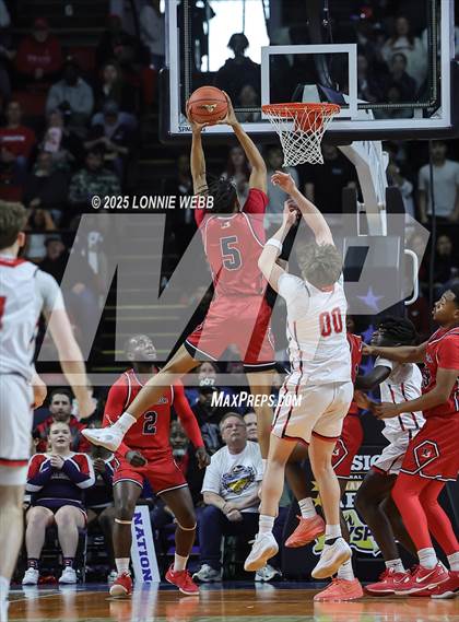 Thumbnail 3 in Binghamton vs. Niskayuna (NYSPHSAA Class AA Final) photogallery.