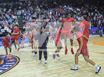 Thumbnail 2 in Binghamton vs. Niskayuna (NYSPHSAA Class AA Final) photogallery.