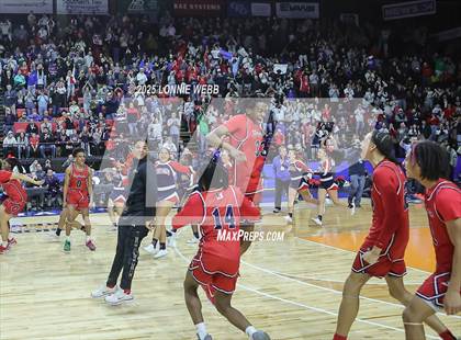 Thumbnail 2 in Binghamton vs. Niskayuna (NYSPHSAA Class AA Final) photogallery.