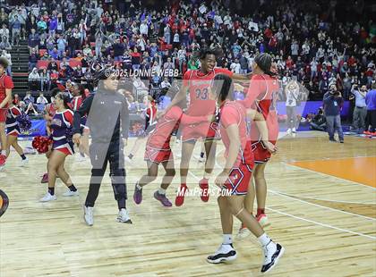 Thumbnail 3 in Binghamton vs. Niskayuna (NYSPHSAA Class AA Final) photogallery.