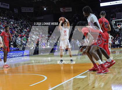 Thumbnail 2 in Binghamton vs. Niskayuna (NYSPHSAA Class AA Final) photogallery.